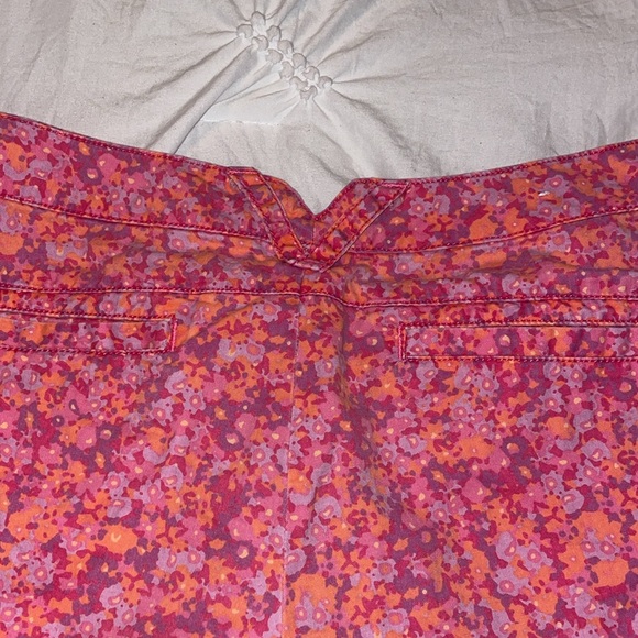 Columbia Shorts / women’s size 8 . Pink floral print. EUC - Picture 6 of 9